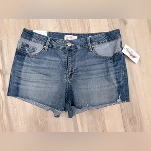 NWT Jessica Simpson Jean Shorts size 31